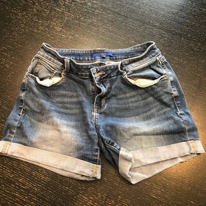 💙2/$12💙 APT. 9 faded Jean shorts (Size: 8)